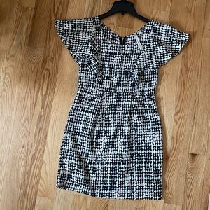 Pattern flutter sleeve pencil dress